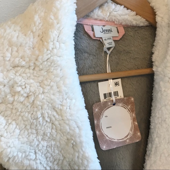 Last one! Faux firm trimmed short cat robe - Picture 6 of 11